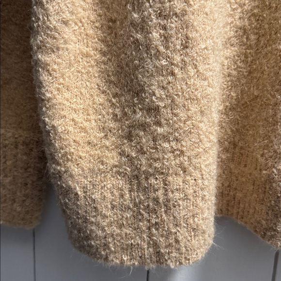 Aerie Boucle Teddy Bear Brown VNeck Off The Shoulder Oversized Sweater Large NEW - Picture 3 of 8